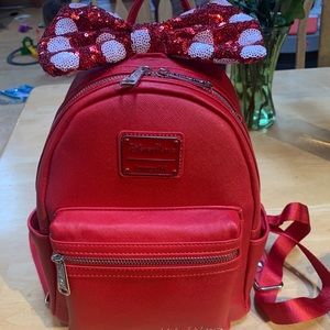 Loungefly Minnie Mouse backpack & wristlet
